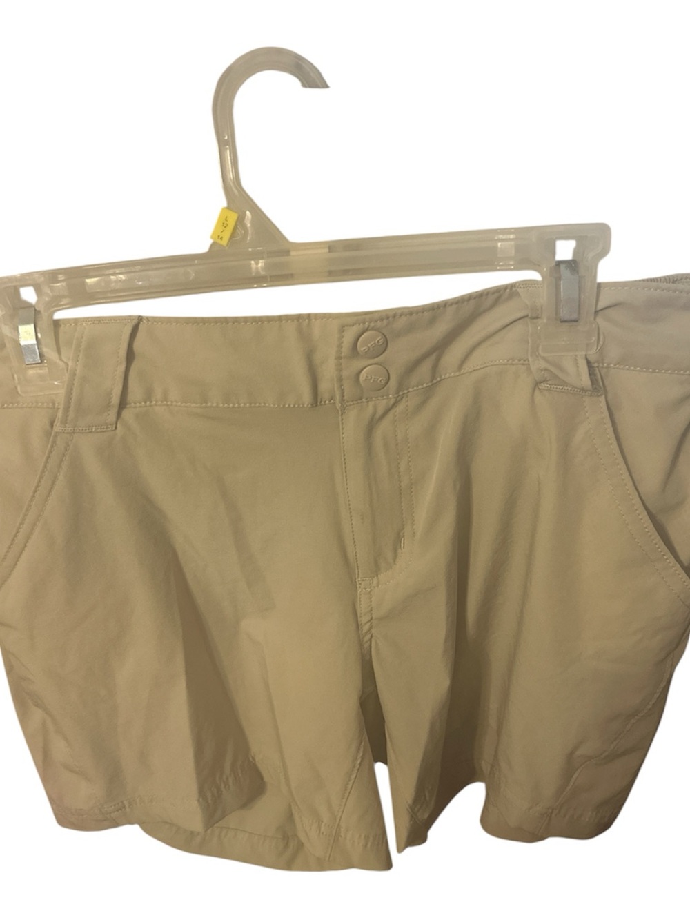 Columbia Women's Beige Outdoor Shorts pockets 16 in waist like new zip pocket